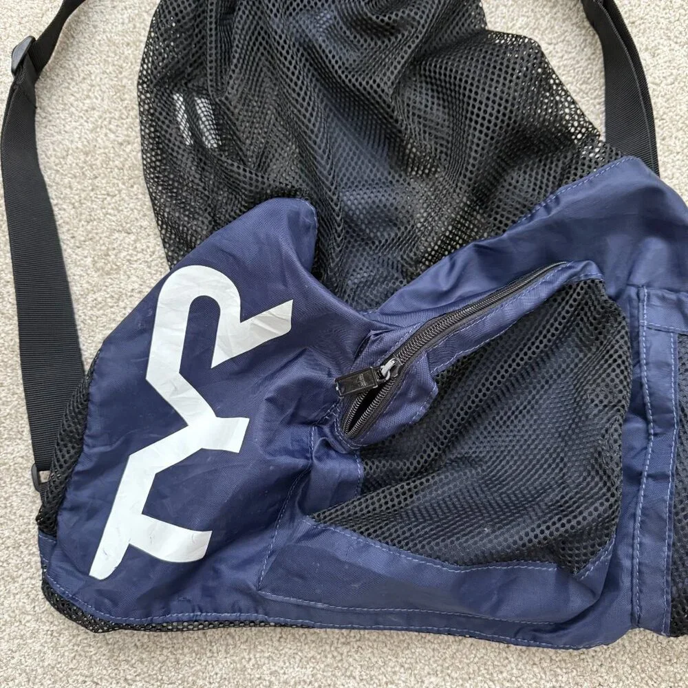 TYR Big Mesh Mummy Backpack 40L Black Zip Pocket swim - Picture 4 of 7